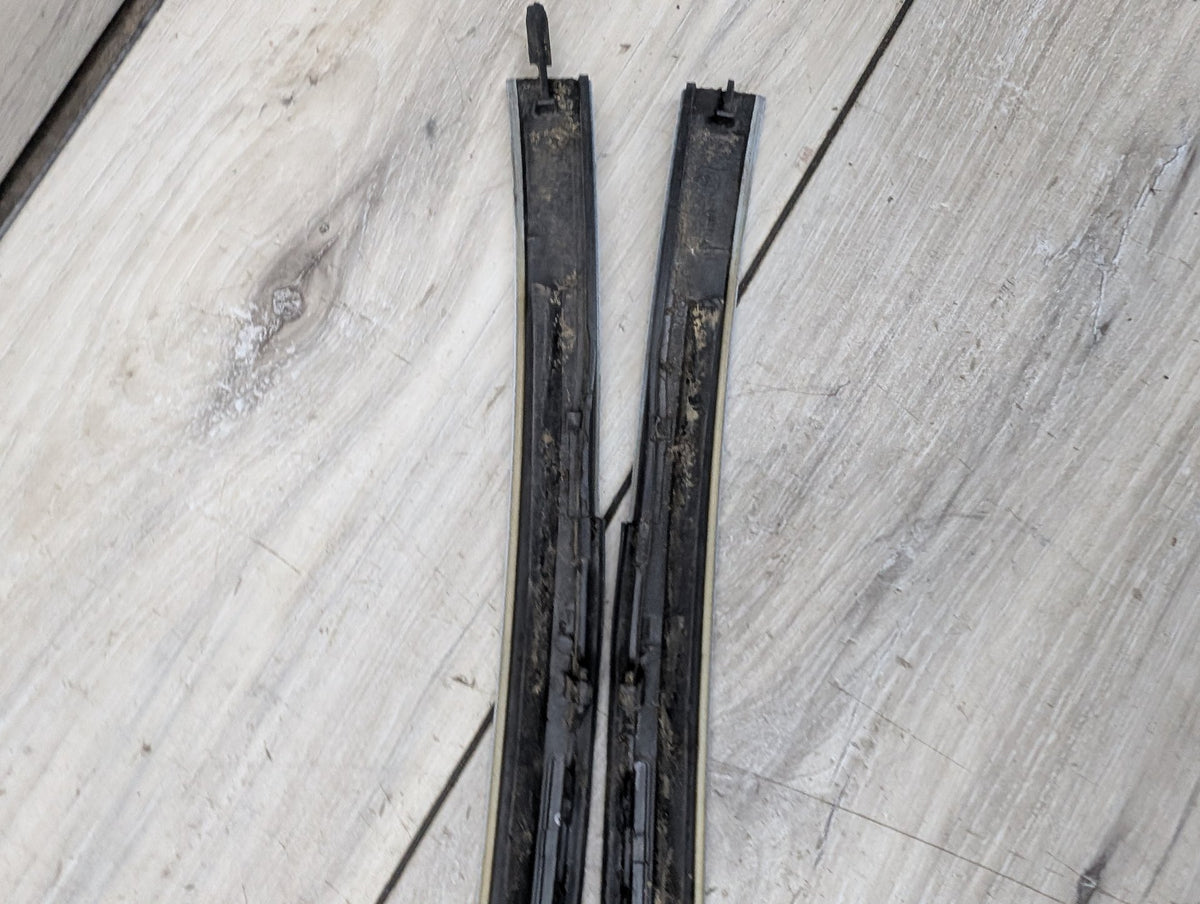 OEM BMW F15 F85 X5 X5M Front Left Right Windshield Side Drip Molding PAIR White