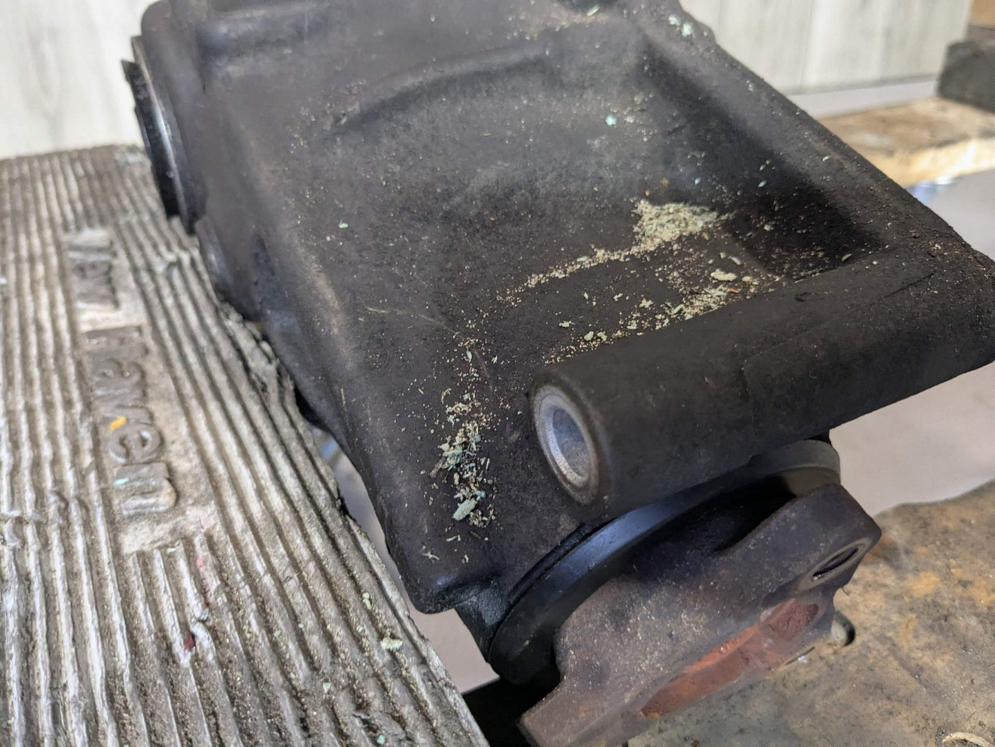 2010 BMW X5 E70 Front Axle Carrier Differential 7612956 07-14 OEM BMW E70 E71 X5 X6 Front Differential Axle Carrier Ratio 3.64