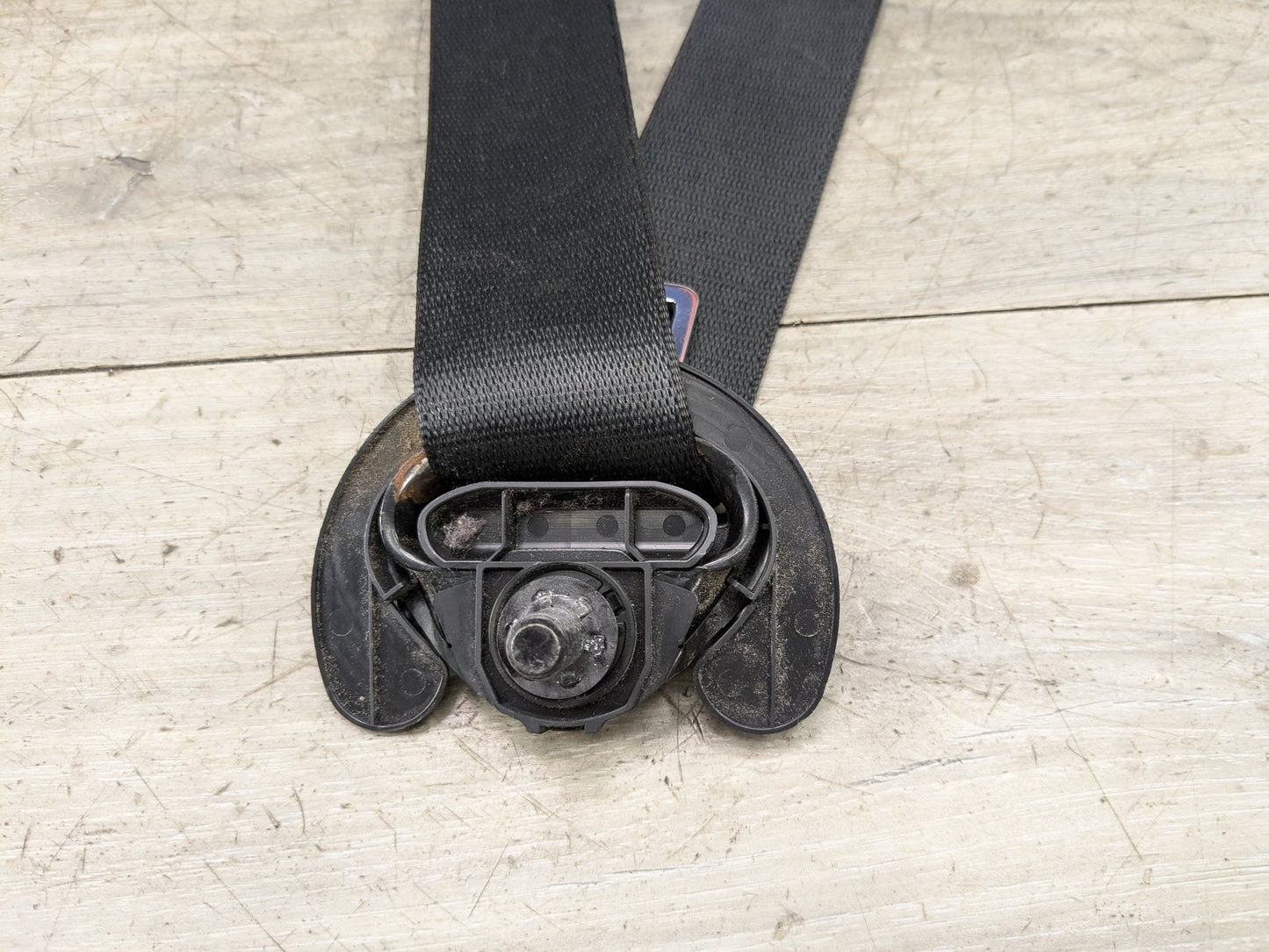 OEM BMW F15 F16 F85 X5 X6 Front Left Driver Seat Belt Seatbelt Retractor Black