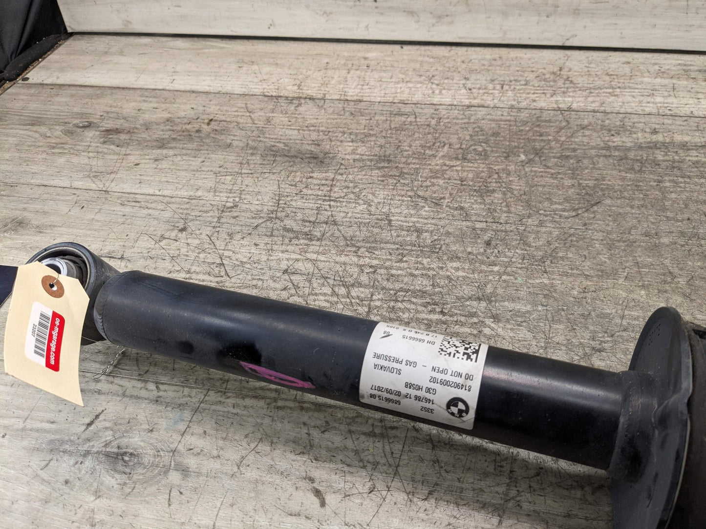 2018 BMW 540i G30 Rear Left or Right Spring Strut Shock Absorber 6866615 OEM BMW G30 530 540 REAR Left Right Suspension Strut Shock Absorber w/ Spring