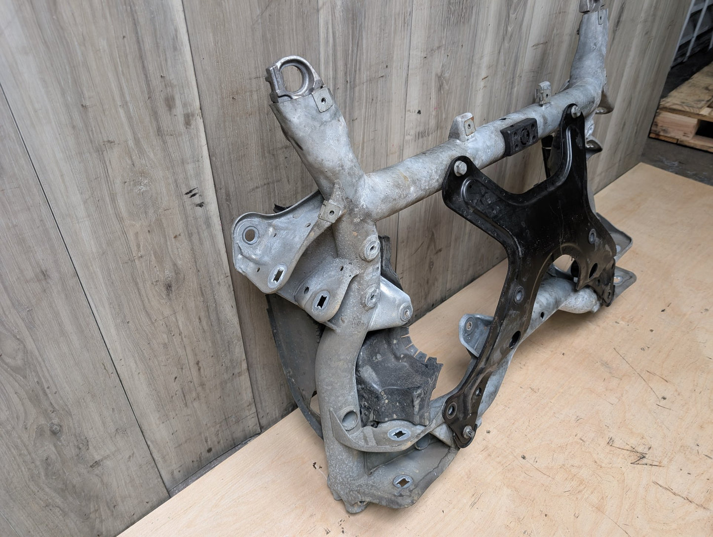 10-16 Mercedes A207 C207 W207 E350 E550 Front Subframe Engine Cradle Crossmember