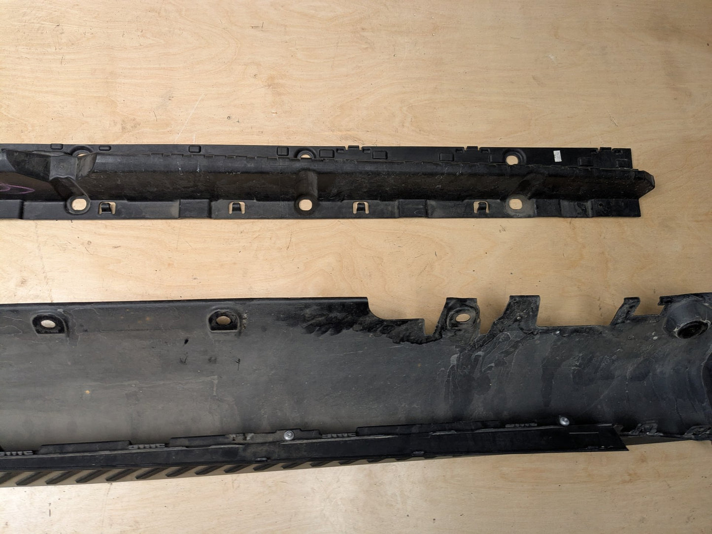 OEM BMW F16 F86 X6 X6M Right Passenger Side Skirt Rocker Panel Molding w Bracket
