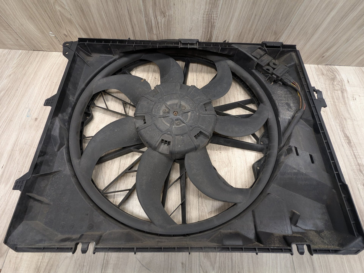 07-13 OEM BMW E82 E88 E90 E92 E93 N52 Radiator Cooling Auxiliary Fan 600W