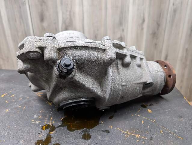 OEM BMW G11 G12 G20 G30 xDrive AWD Front Differential Axle Gearbox Carrier 2.81