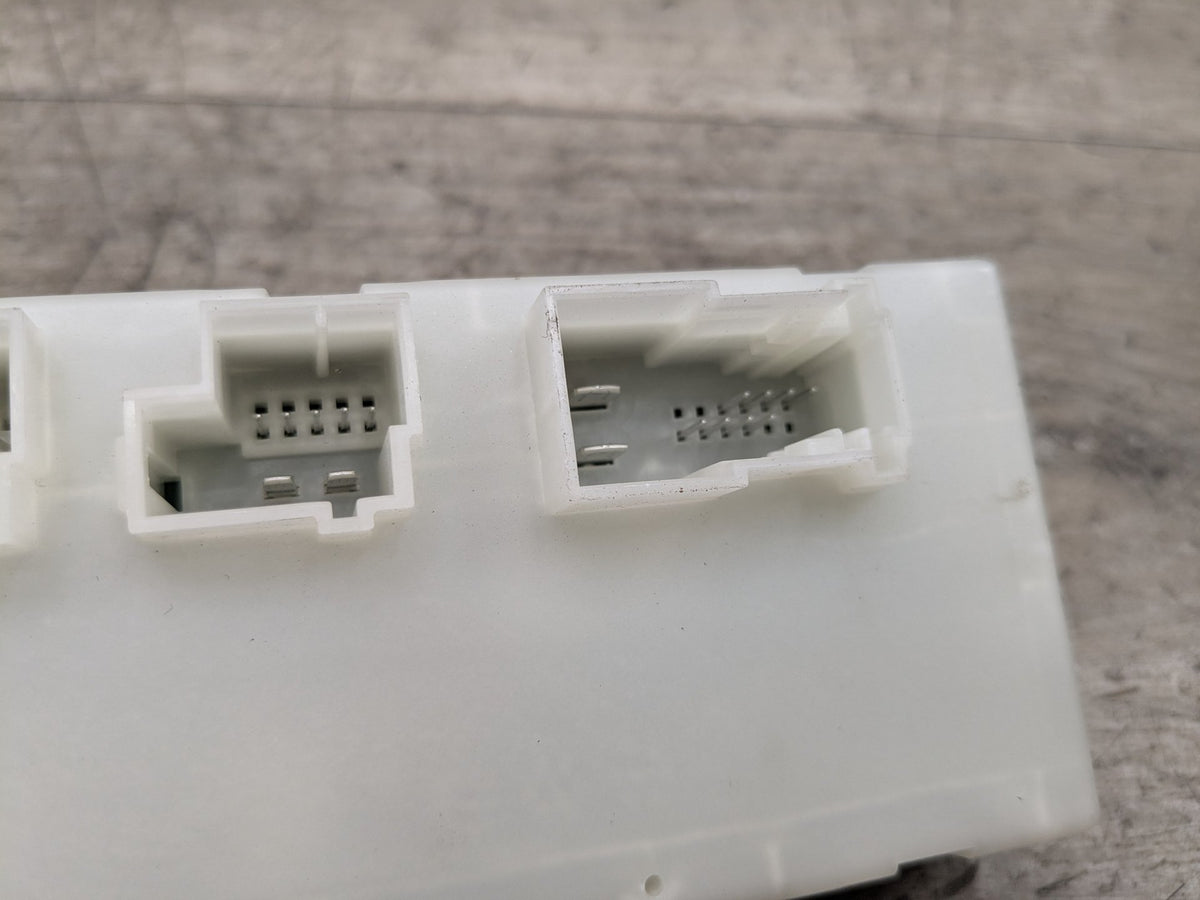 OEM BMW G05 G07 X5 X7 Trunk Tailgate Decklid Function Control Module