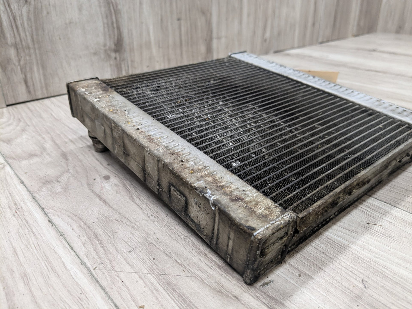 2016 BMW 750i G12 Left or Right Secondary Auxiliary radiator 8620207 OEM BMW F90 G12 G30 G45 Left Right Secondary Auxiliary Coolant Remote Radiator