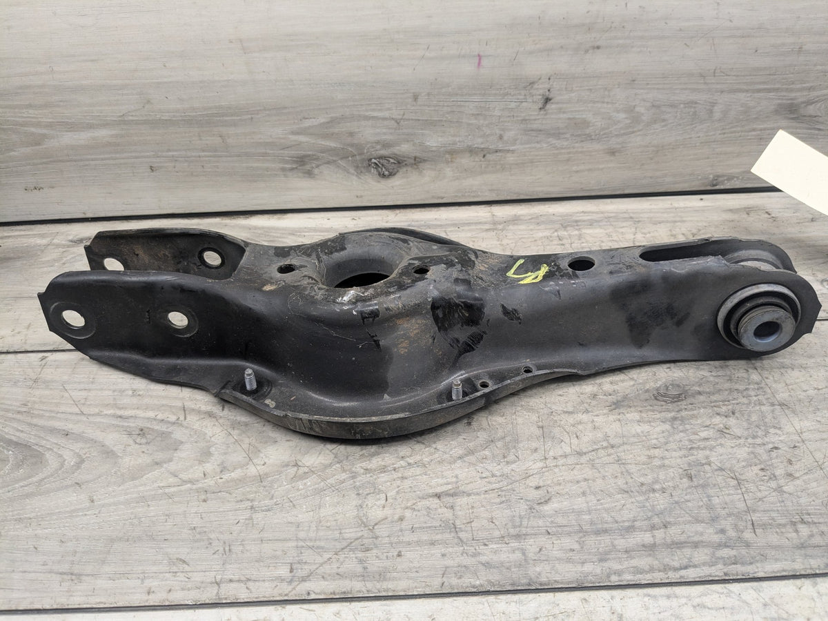 2020 BMW 330i G20 Rear Right Passenger Control Arms SET 6884694 OEM BMW G20 G22 G23 G26 G29 G42 Rear Right Passenger Upper Lower Control Arm SET