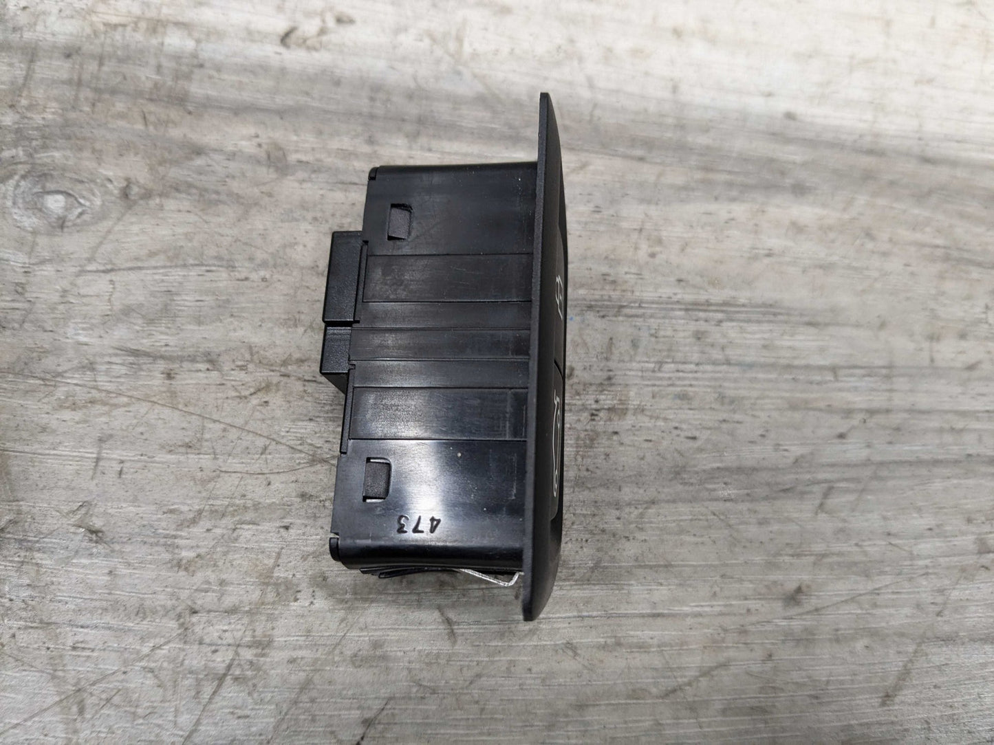 OEM BMW F02 F10 F12 F30 F80 F25 F90 G30 G01 X5 Rear Trunk Lid Center Lock Switch