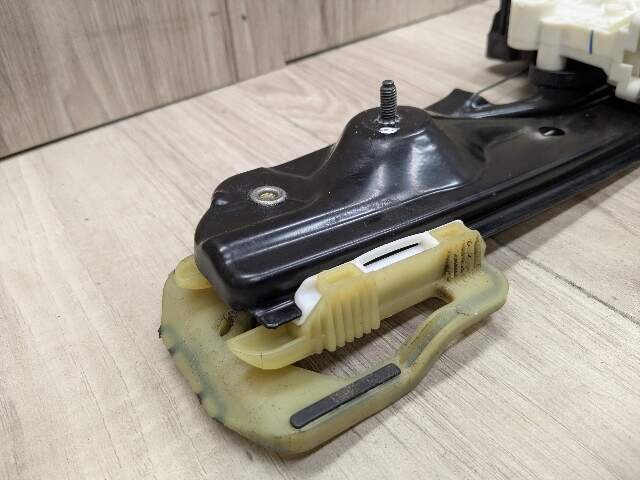 11-18 OEM BMW F25 X3 Front Right Passenger Door Window Regulator Motor