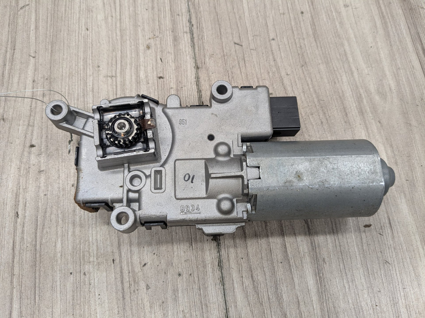 OEM BMW E53 E70 E83 X3 X5 Upper Sunroof Moon Roof Motor Unit
