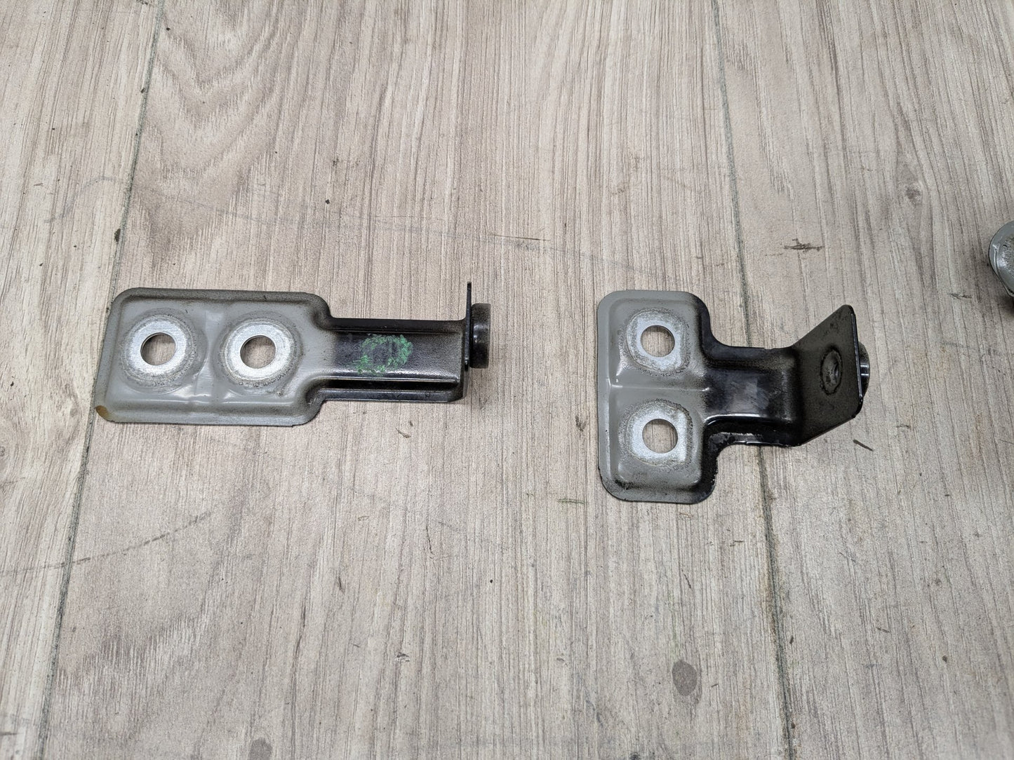 OEM BMW F90 G30 530 540 M550 M5 Front Left Driver Fender Wing Holder Bracket SET