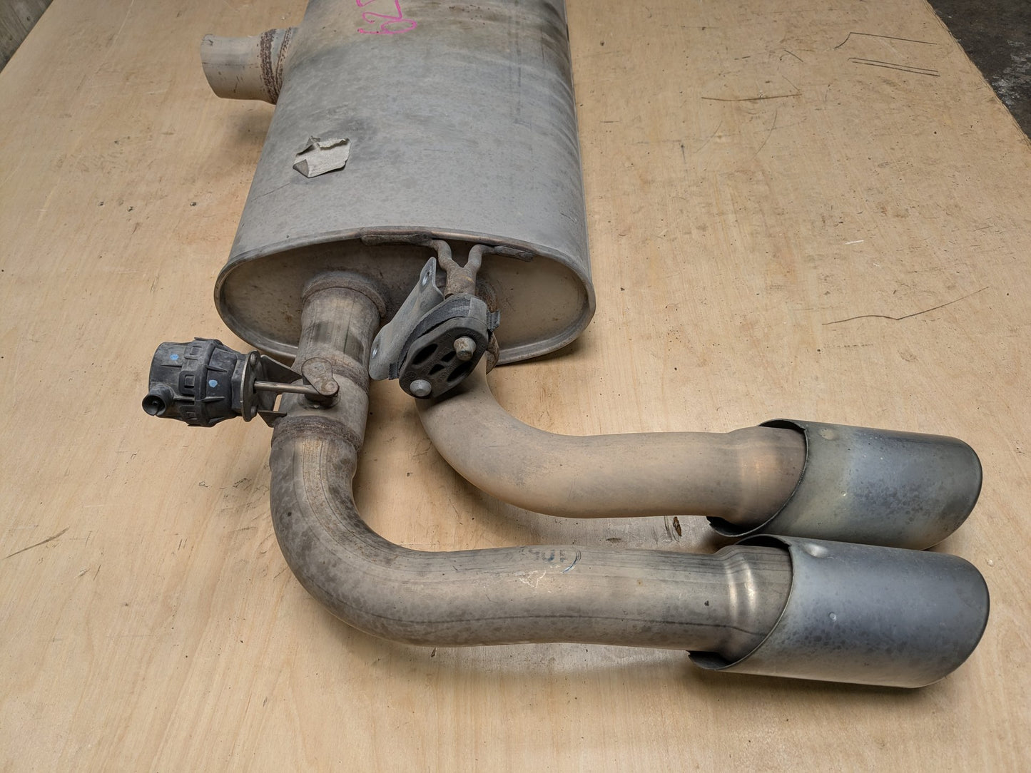 11-17 OEM BMW F25 F26 X3 X4 28iX Engine N20 Rear Exhaust Flap Muffler