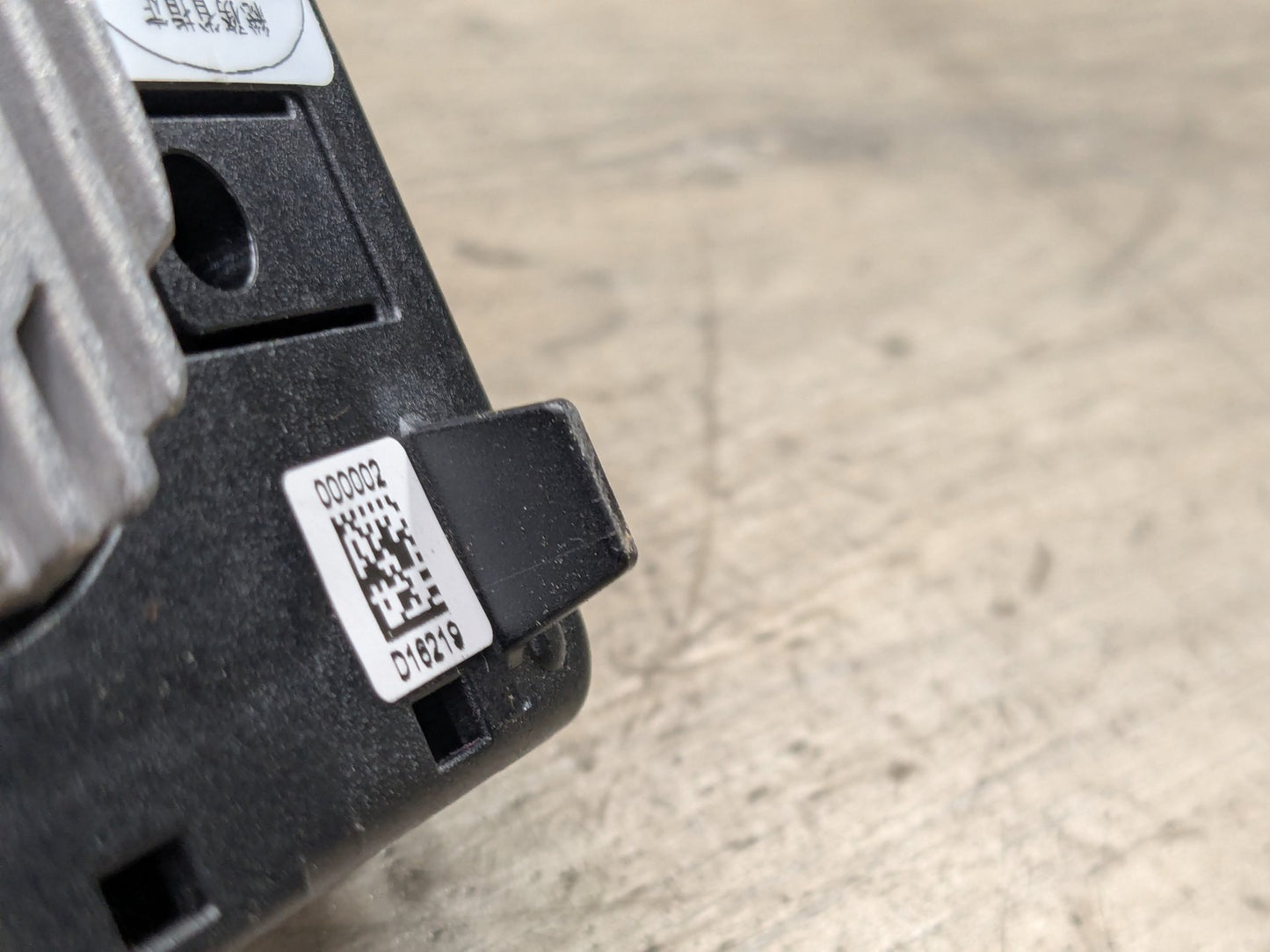 OEM BMW G05 G01 G20 G26 G80 M3 Center Console Storage Phone Car Wireless Charger