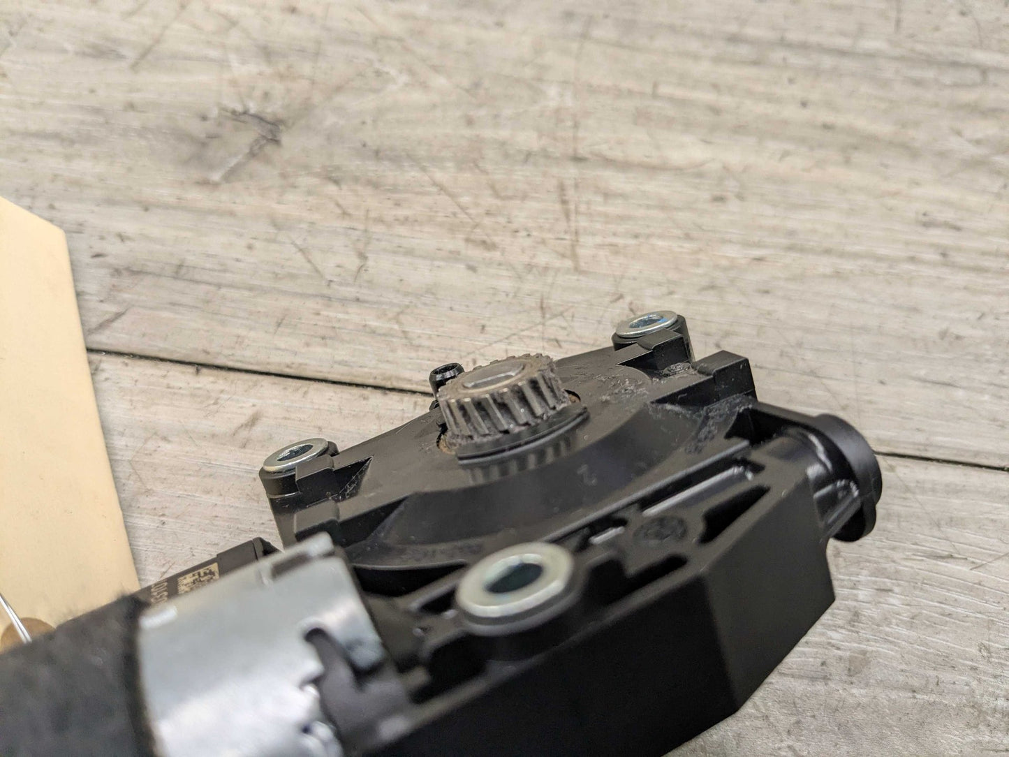 2020 BMW M340i G20 Sunroof Sun Roof Glass Motor 7424804 OEM BMW G20 G22 G26 G42 G80 G82 G87 M2 M3 M4 Sunroof Moonroof Motor Drive Unit