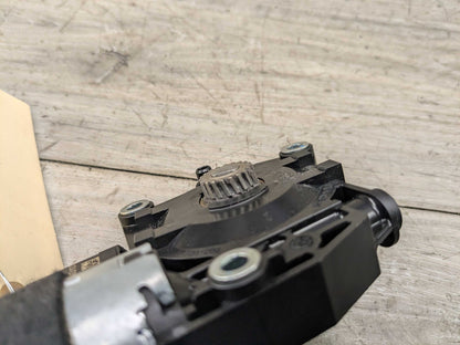 2020 BMW M340i G20 Sunroof Sun Roof Glass Motor 7424804 OEM BMW G20 G22 G26 G42 G80 G82 G87 M2 M3 M4 Sunroof Moonroof Motor Drive Unit