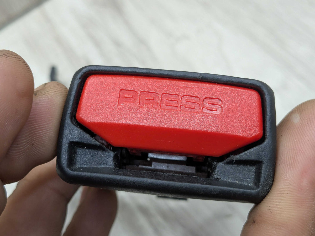 17-21 OEM BMW G21 G20 330 M340 Rear Left Driver Seatbelt Seat Belt Buckle
