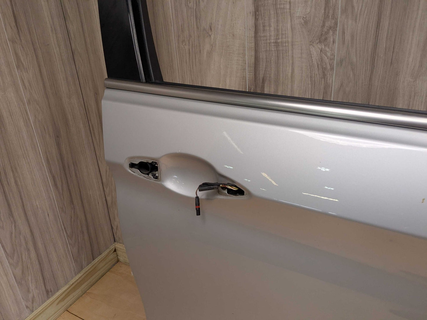 15-19 OEM BMW F16 X6 F86 X6M Front Right Passenger Door Shell Panel Silver A83 Silver GLACIERSILBER METALLIC (A83)