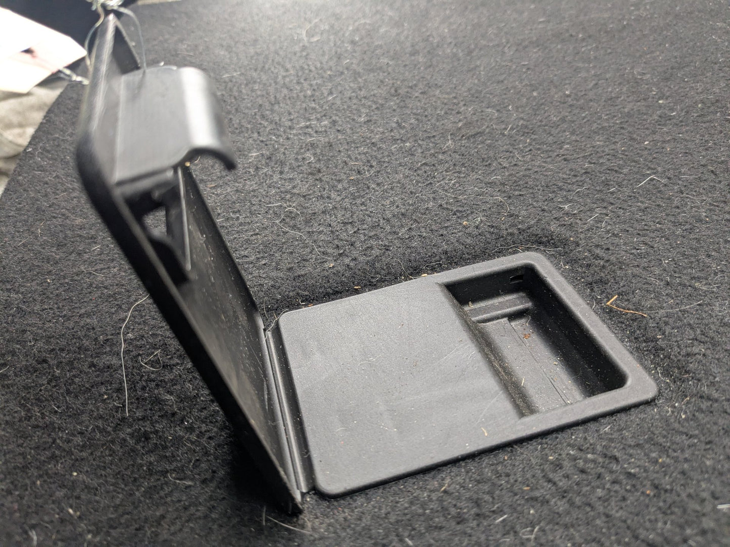2013 Mercedes-Benz E550 E-Class A207- Rear Trunk Cargo Floor Carpet Spare Tire Cover PN: 0