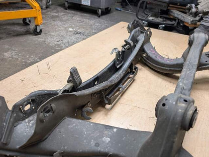 10-16 Mercedes A207 C207 W204 W207 W212 Rear Subframe Support Cradle Crossmember