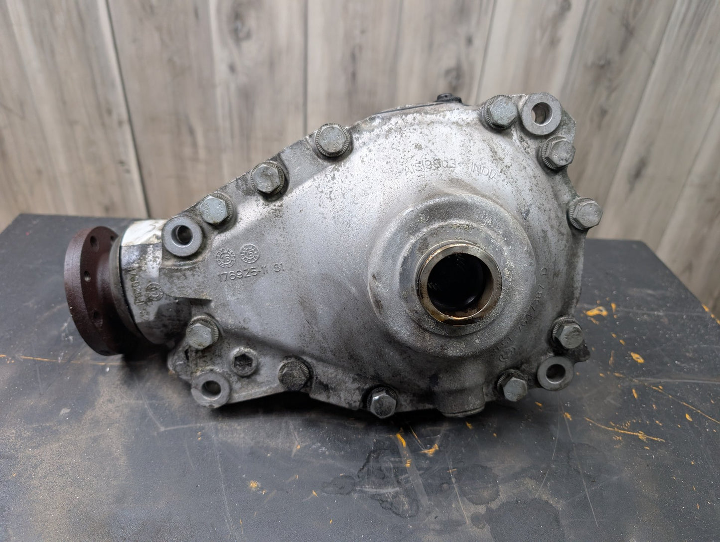 2017 BMW 340i F34 Front Axle Carrier Differential 7647386 OEM BMW G11 G12 G20 G30 xDrive AWD Front Differential Axle Gearbox Carrier 2.81