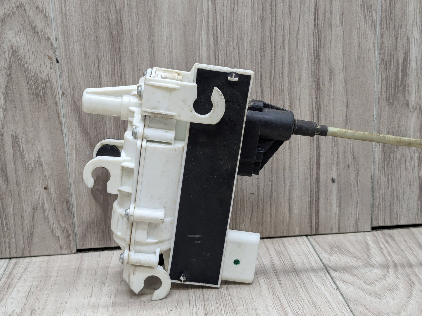 2016 BMW 750i G12 Rear Right Passenger Door Latch Lock Actuator w/ Soft Close 2581898 OEM BMW G12 740 750 B7 REAR RIGHT PASSENGER Door Lock Latch Actuator SOFT CLOSE