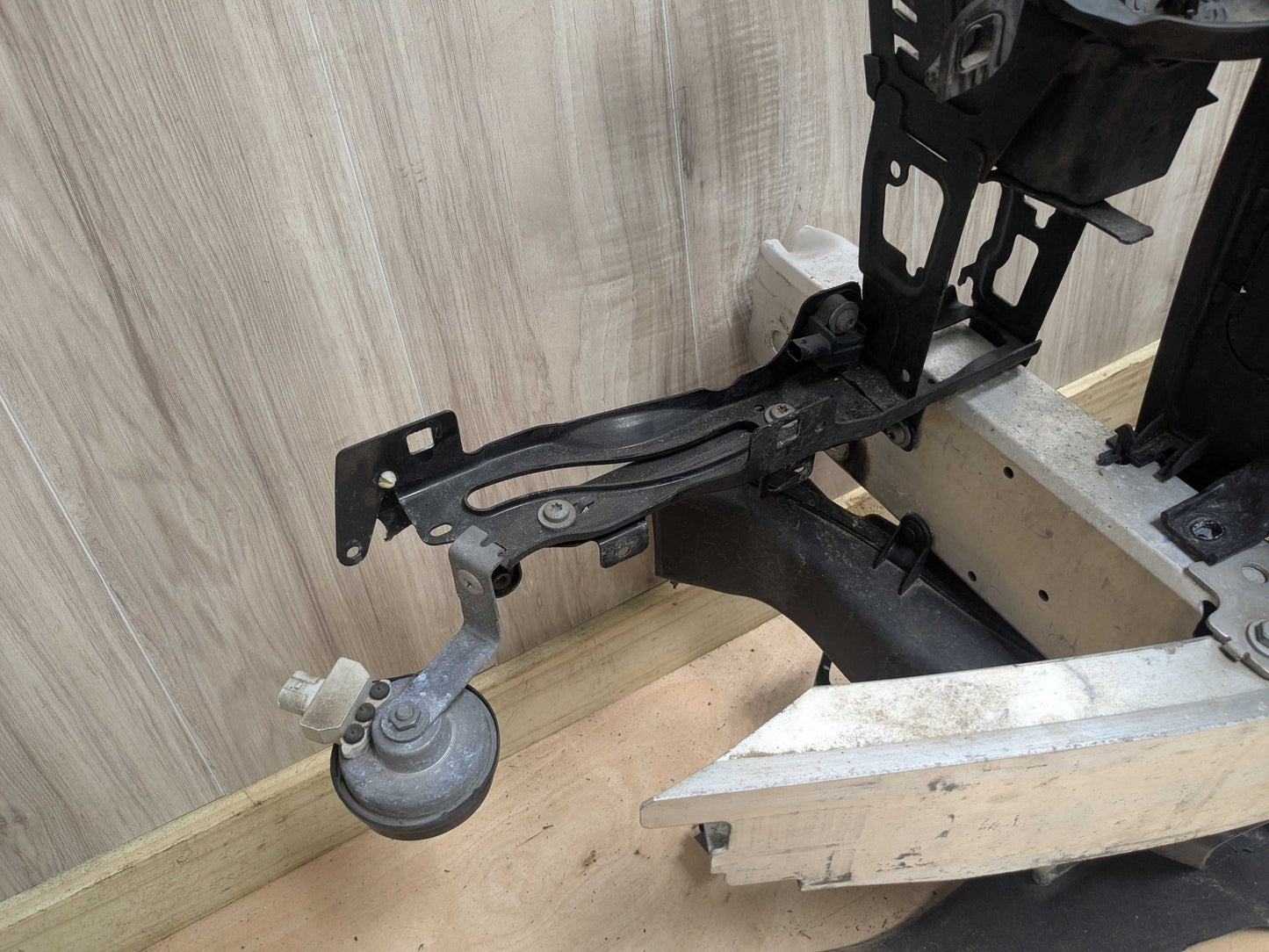 2014 BMW 435i F32 Front Clip Frame Radiator Support Assembly 7255393