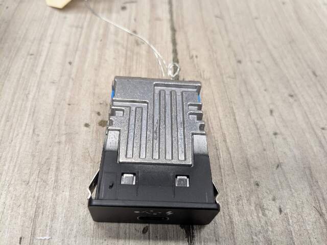 OEM BMW F44 F48 F97 G01 G05 G12 G20 G30 G80 USB Dual Type C Charger Port Socket
