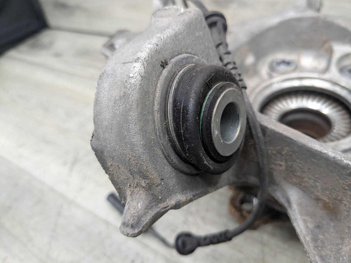 2021 BMW M340i G20 Rear Left Driver Spindle Knuckle w/ Bearing 6899305 19-25 OEM BMW G20 330 M340 REAR Left Driver Knuckle Wheel Hub Spindle Bearing OEM