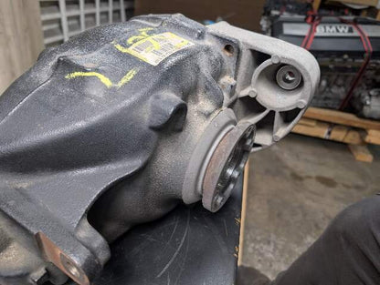 07-13 OEM BMW E82 E90 E92 N54 N55 Automatic Rear Differential Axle Carrier 3.46