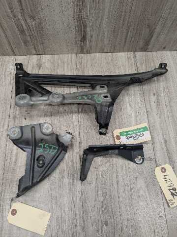 16-22 OEM BMW F48 X1 28i 28iX Front Left Driver Side Fender Holder Bracket SET