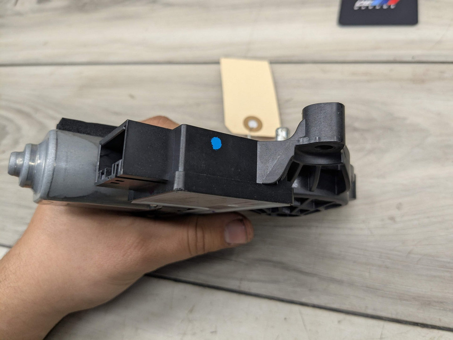 2021 BMW M340i G20 Rear Left Driver Door Window Glass Regulator Motor 8498863 OEM BMW G20 G80 M3 330 M340 REAR Left Driver Side Door Window Regulator Motor