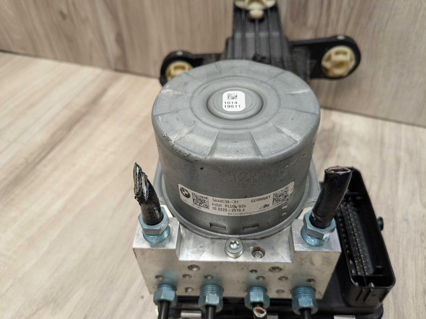 2022 BMW Z4 G29 ABS Pump Module 5A44C38 OEM BMW G20 G22 G23 G26 G29 ABS Brake Pump Anti Lock DSC Dynamic Control