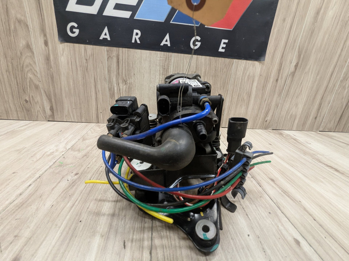 2016 BMW 750i G12 Air Suspension Compressor Pump 6861882 16-22 OEM BMW G11 G12 740 750 M760 Air Suspension Compressor Pump Module Motor OEM