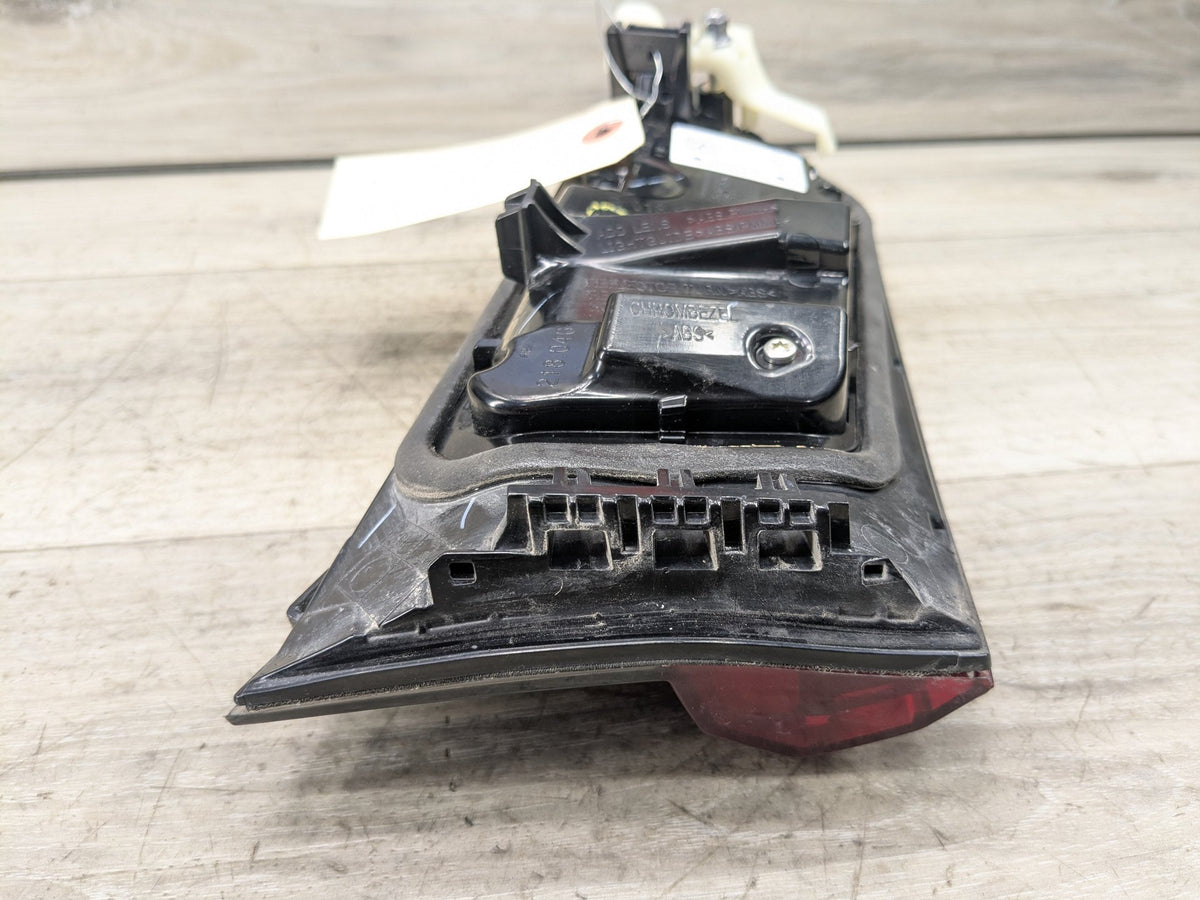 2021 BMW 330i G20 Rear Right Passenger Inner Tail Light 7495090 PRE-LCI OEM BMW G20 G80 330 M340 M3 Rear Right Passenger Inner Stop Tail Light OEM