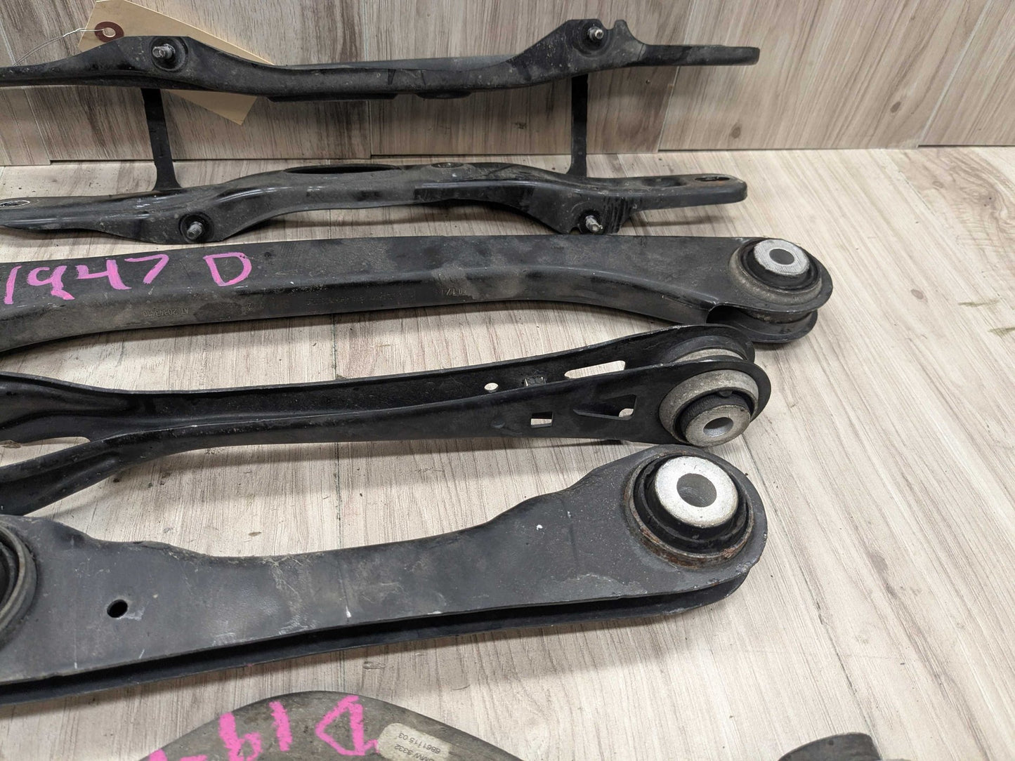 2017 BMW 750i G12 Rear Left Driver Control Arms SET 6861115 OEM BMW G11 G12 G14 G15 G16 G30 Rear Left Driver Upper Lower Control Arm SET
