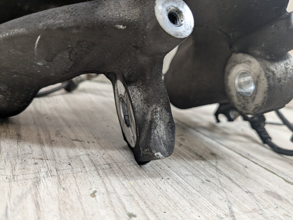 2017-2023 BMW M550i G30 Rear Right Passenger Spindle Knuckle w/ Bearing 6866338 17-23 OEM BMW G30 530 540 M5550 REAR Right Passenger Hub Knuckle Bearing Carrier OEM