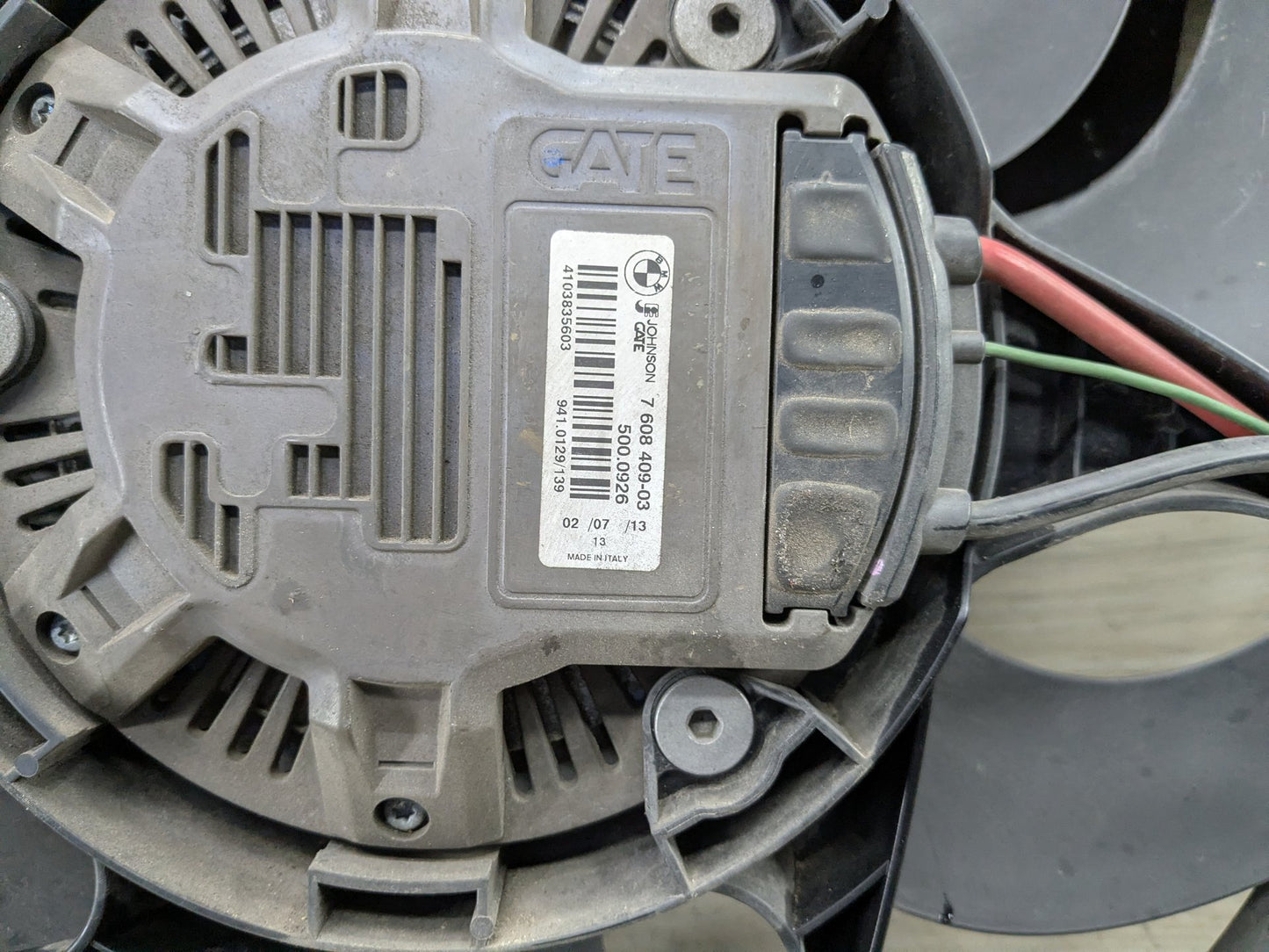 2014 BMW 335i F30 Radiator Fan Shroud Housing w/ Motor 7640513 12-16 OEM BMW F22 F23 F30 F32 F33 F36 F87 M2 Radiator Cooling Fan Shroud 850W