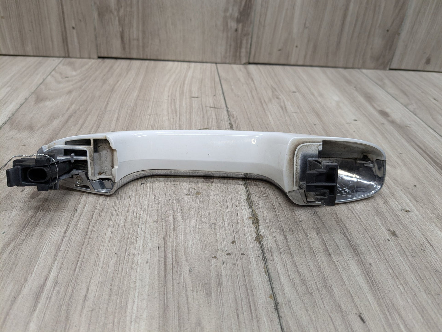 2015-2021 Mercedes-Benz C43 W205 Front or Rear Right Passenger Exterior Door Handle A0997605601