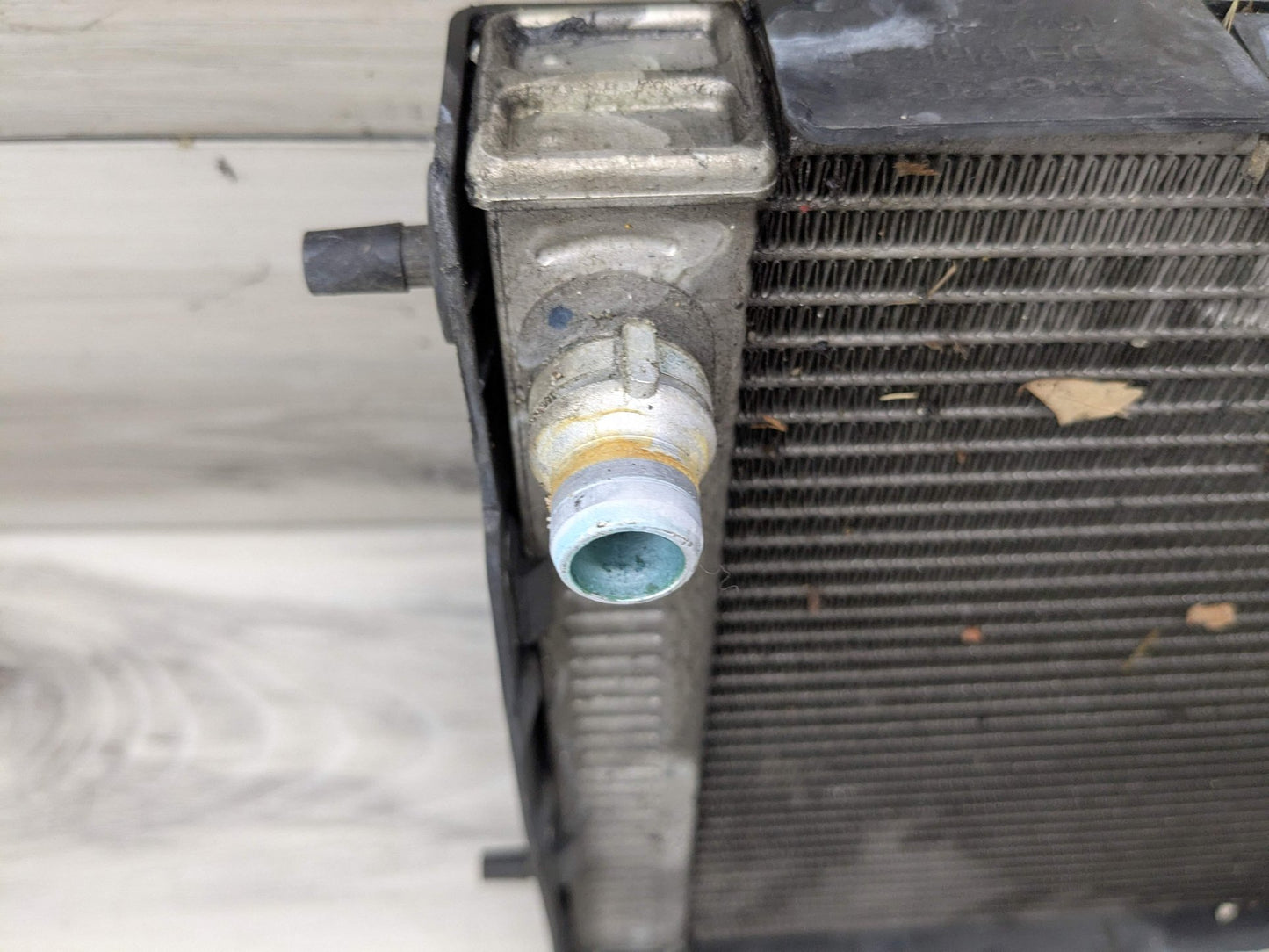 2016 BMW 750i G12 Left or Right Secondary Auxiliary radiator 8619383 16-21 OEM BMW F90 G12 G14 G30 M5 Secondary Auxiliary Coolant Remote Radiator