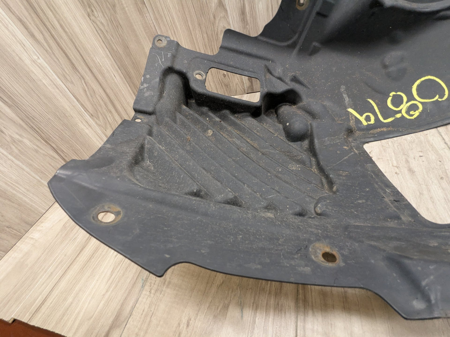 BMW Front Left Driver Wheel Fender Liner Splash Guard Intact!