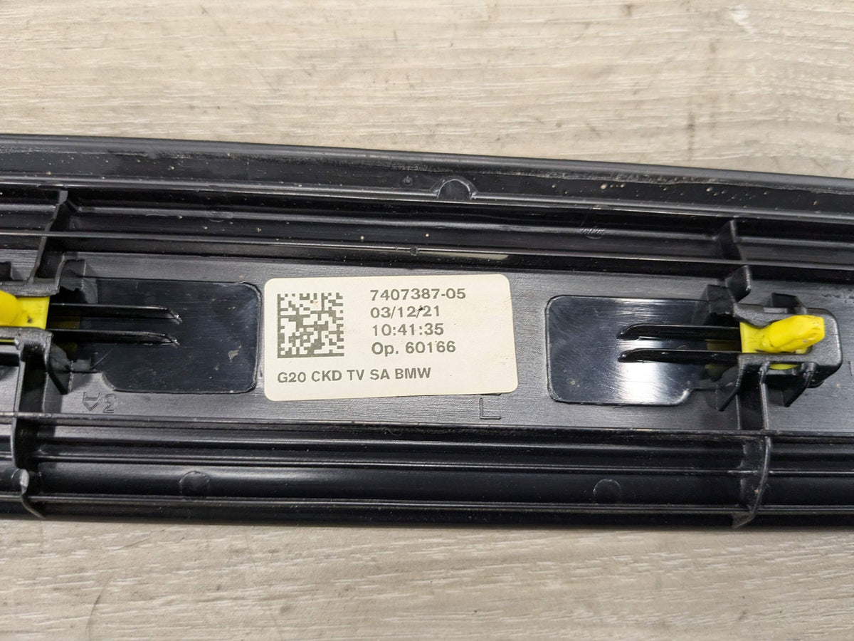 SCRATCHES* 19-21 OEM BMW G20 330 Front Door Sill Plate Molding Trim Left Right