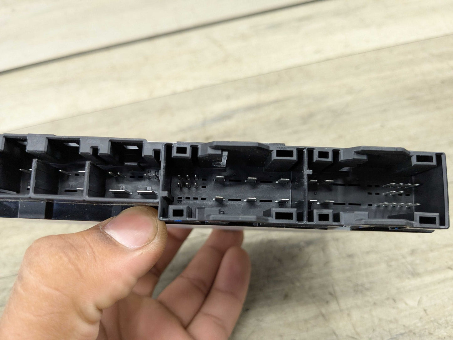 Front Left or Right Seat Control Module OEM BMW G01 G02 G05 G07 G12 G20 G29 G30 F90 Front Left Right Seat Control Module
