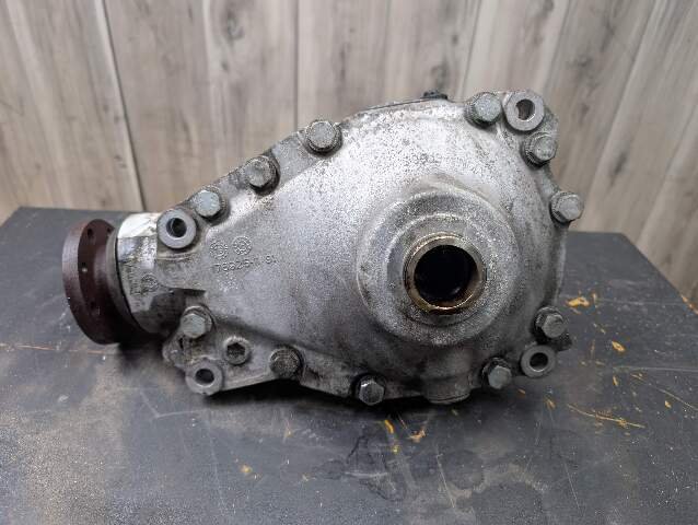 OEM BMW G11 G12 G20 G30 xDrive AWD Front Differential Axle Gearbox Carrier 2.81