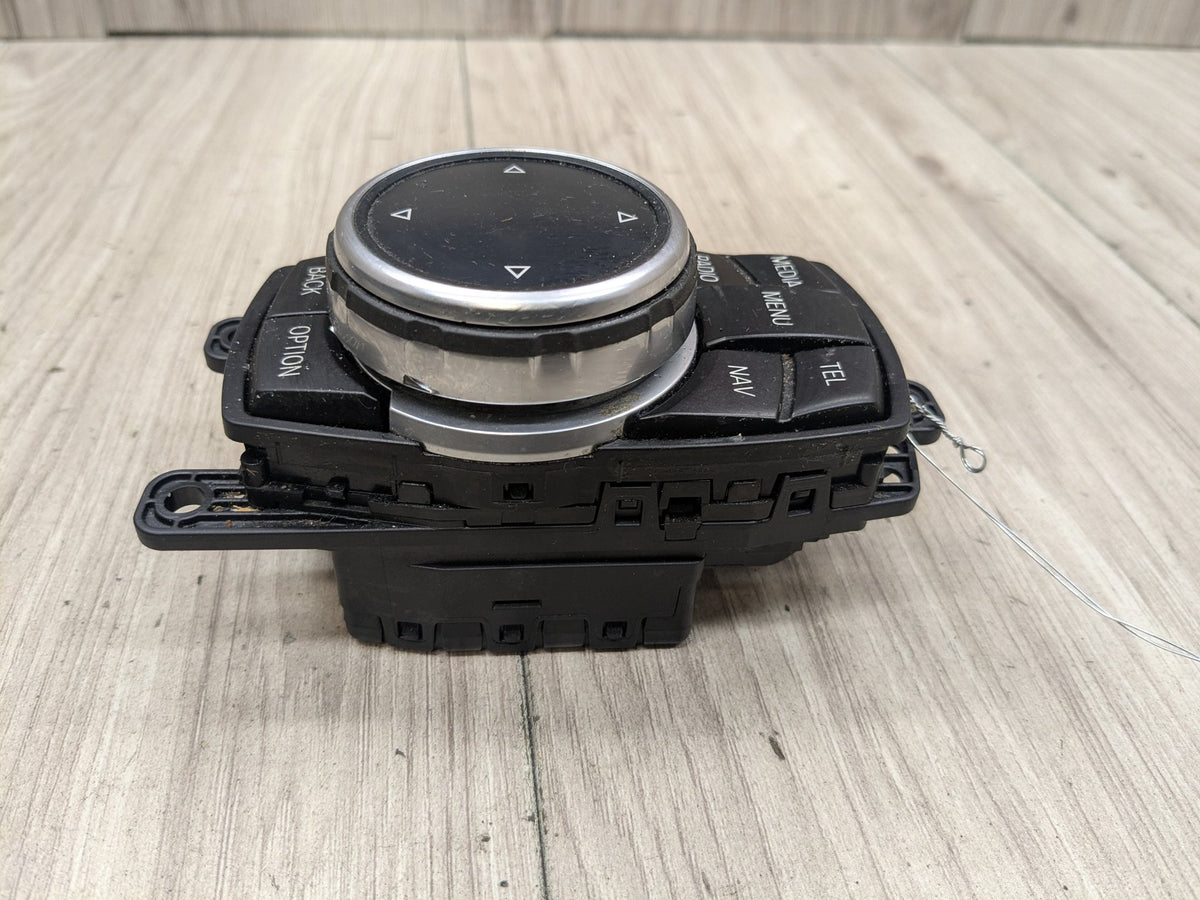 2014 BMW 320i F30 Knob Controller 9320288 OEM BMW F10 F15 F30 F32 F80 F82 M3 M4 iDrive Navigation Controller Knob NBT NAV OEM