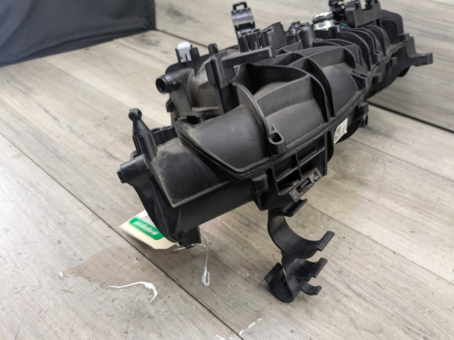 OEM BMW G01 G20 G26 G30 230 330 430 530 X3 Engine B46 Intake Manifold 8647975