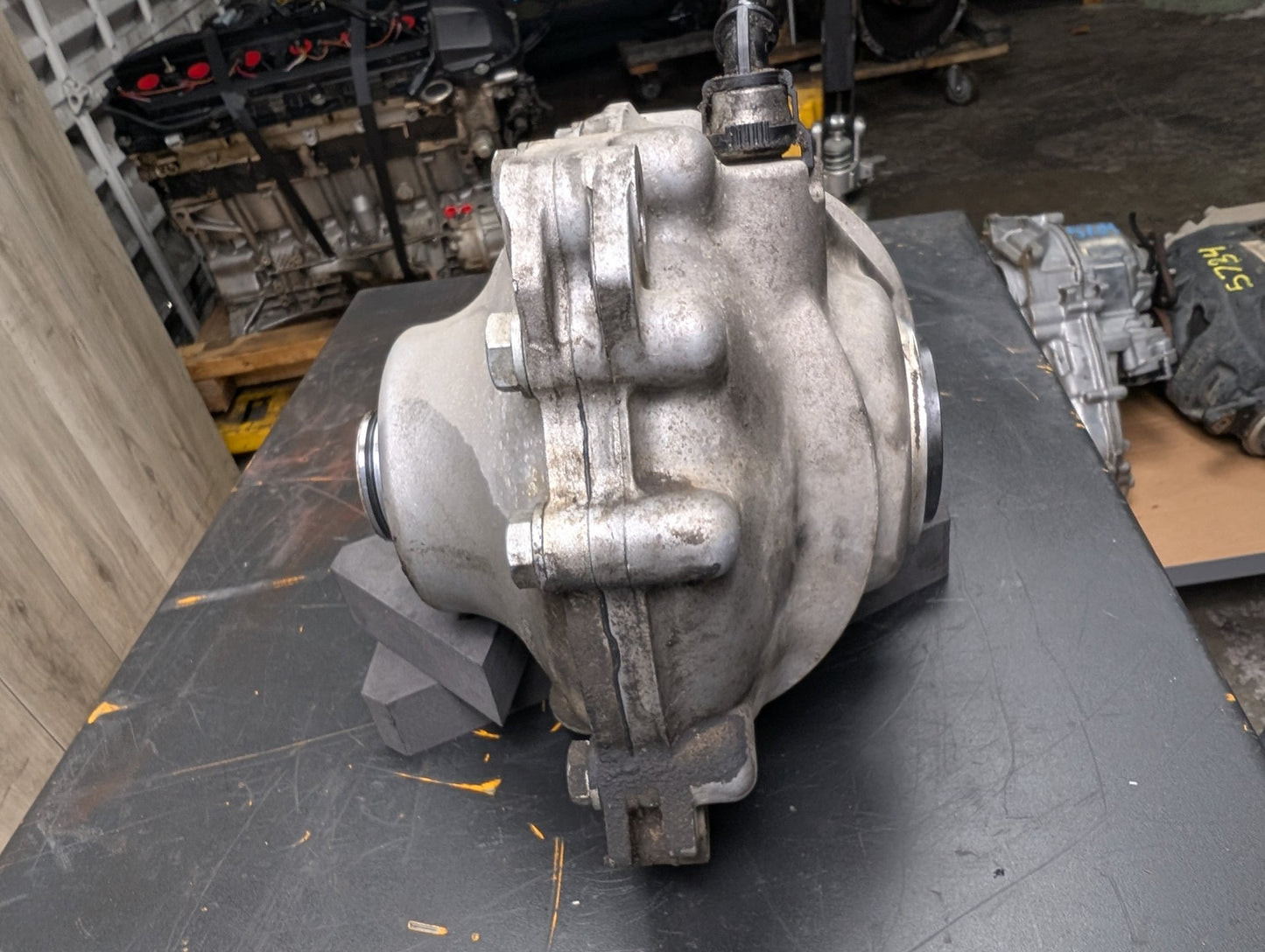 2014-2018 BMW X5 F15 Front Axle Carrier Differential 7567345 OEM BMW F25 F26 X3 AWD Front Differential Axle Gearbox Carrier AT 3.38