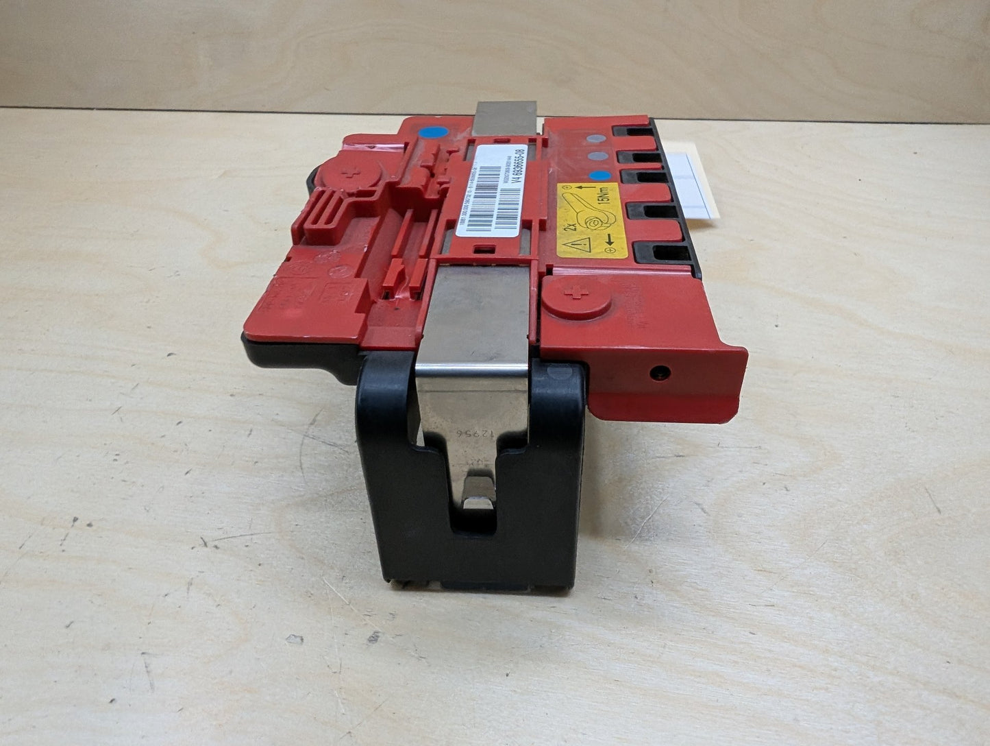 OEM BMW E82 E88 E90 E92 Battery Power Junction Distribution Fuse Box Voltage