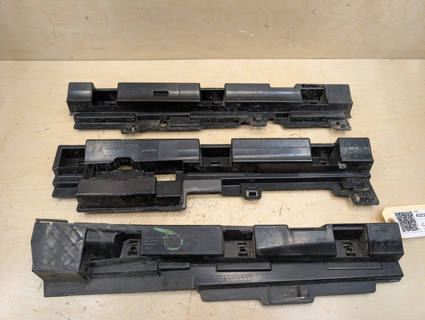 2012-2018 BMW 328i F30 Right Passenger Side Skirt Rocker Panel Brackets SET 7256920