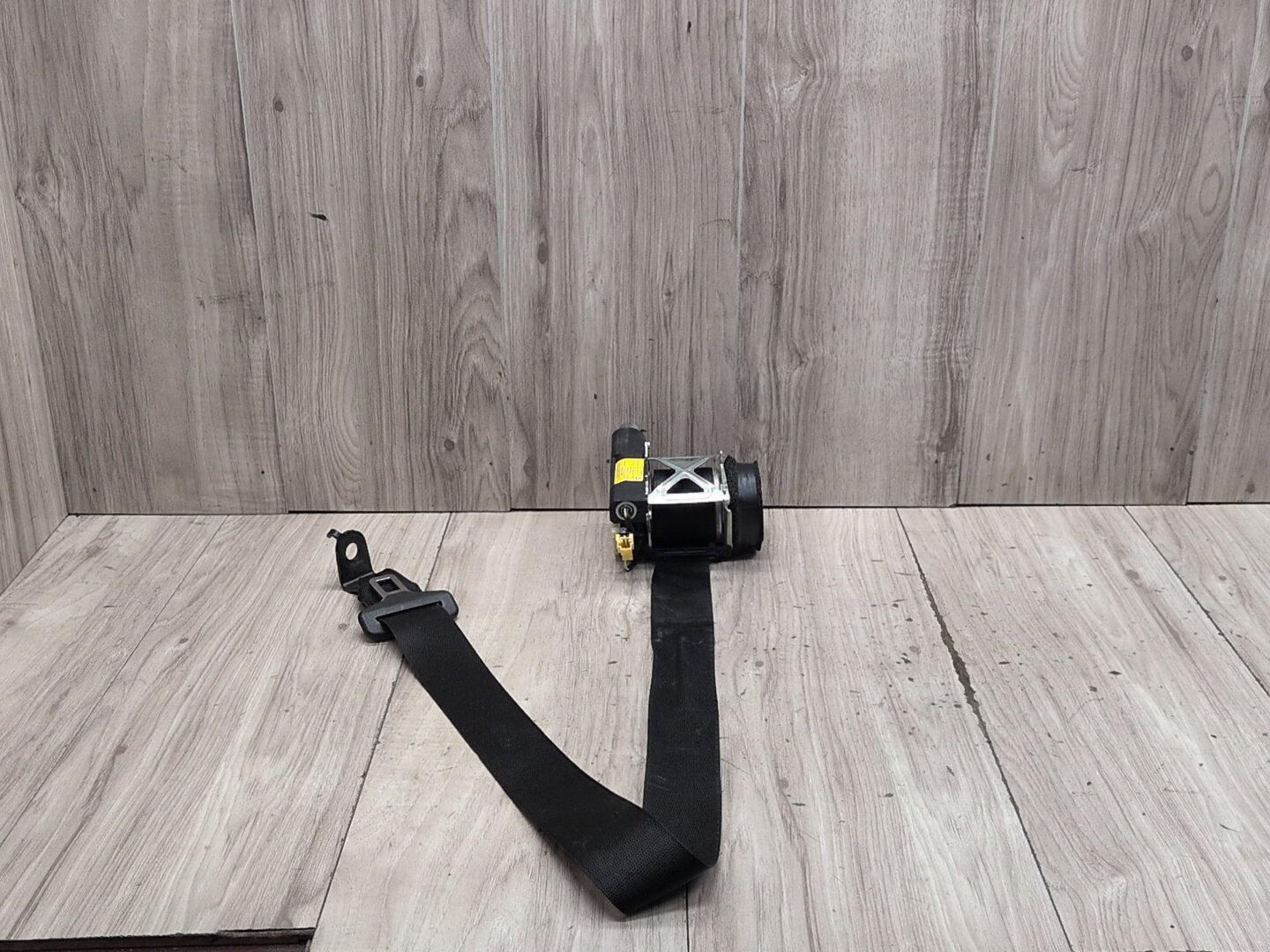 2009-2012 Mercedes-Benz E550 W212 Rear Left Driver Seatbelt Seat Belt Retractor A2128600385 OEM