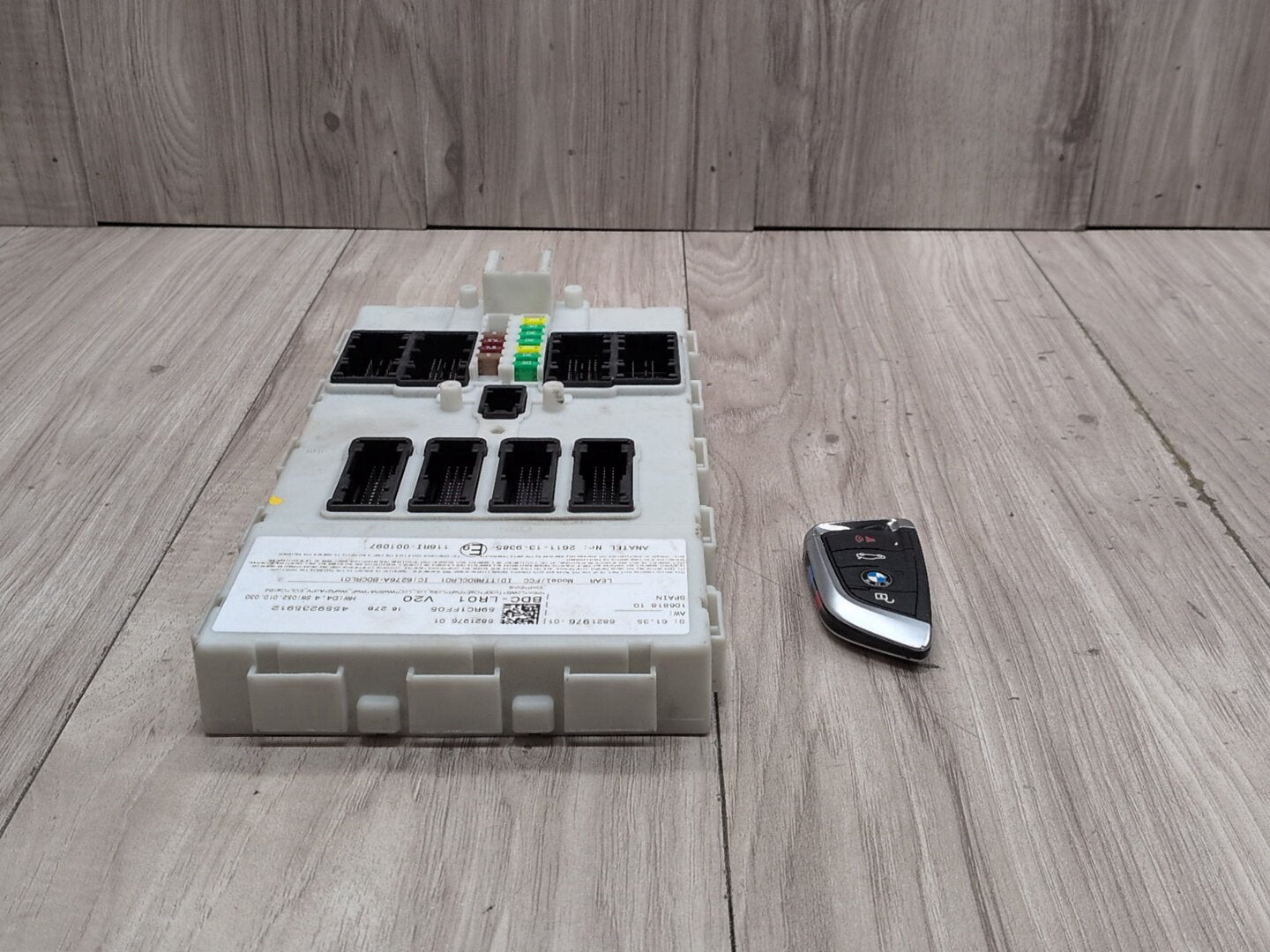 2015 - 2019 BMW X6 F86 Bdc Body Domain Fem Control Module w/ Key 6821976 S63B44T2
